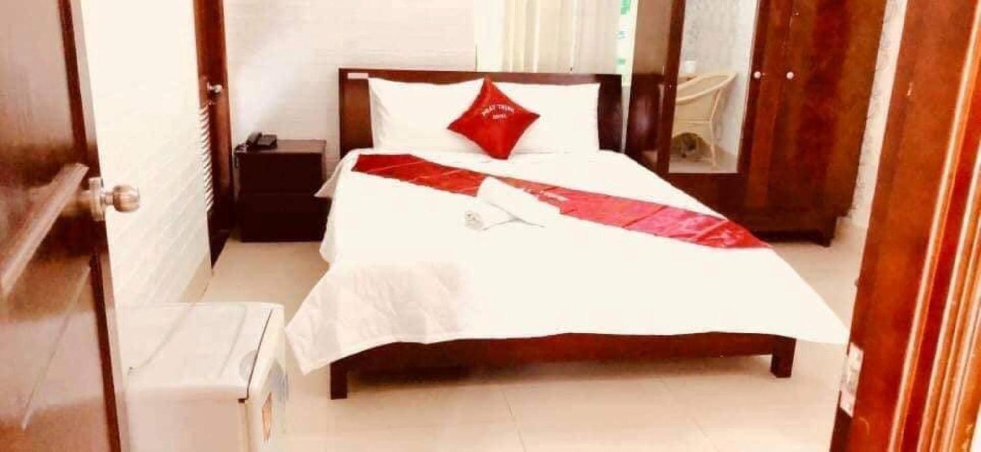 Phat Thinh Hotel Хошимин Екстериор снимка